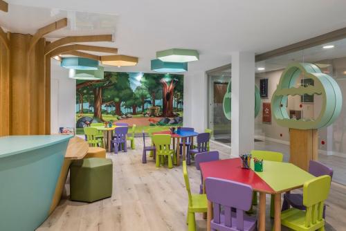 mv-agpmb-activity-center-14453cl