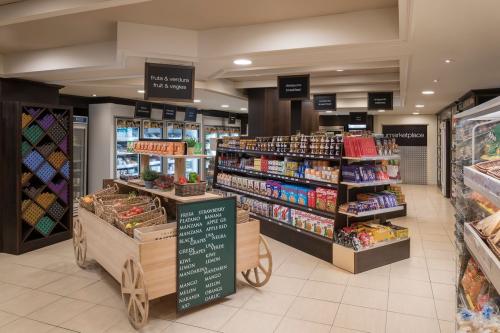 mv-agpmb-marketplace-25415classi