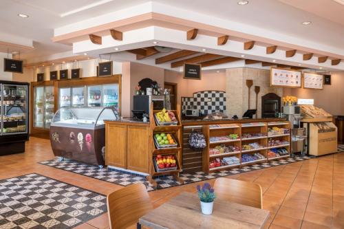 mv-agppy-the-marketplace-17067cl